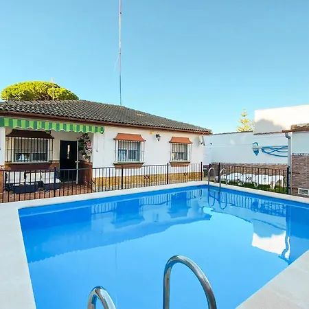 Holiday home 4 Bedroom Nice In Chiclana De La Fronter *