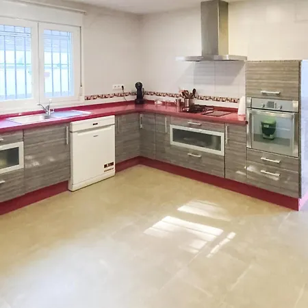 4 Bedroom Nice In Chiclana De La Fronter *
