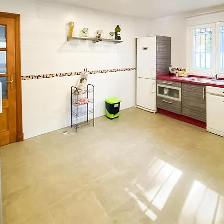 Holiday home 4 Bedroom Nice In Chiclana De La Fronter
