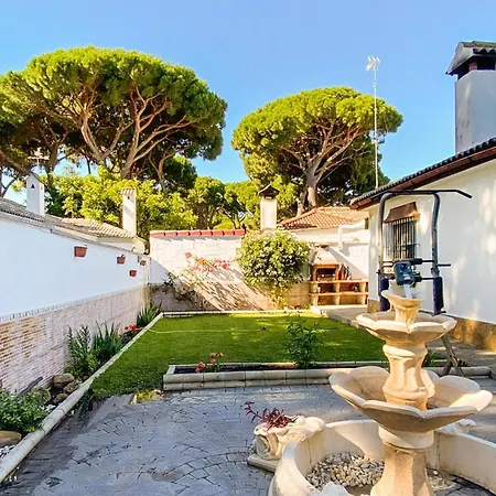 4 Bedroom Nice In Chiclana De La Fronter *