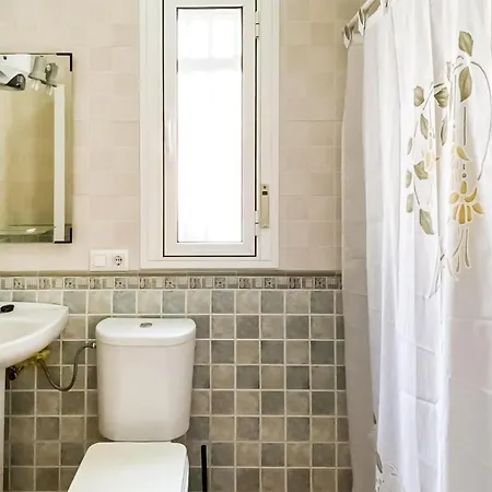 Holiday home 4 Bedroom Nice In Chiclana De La Fronter *